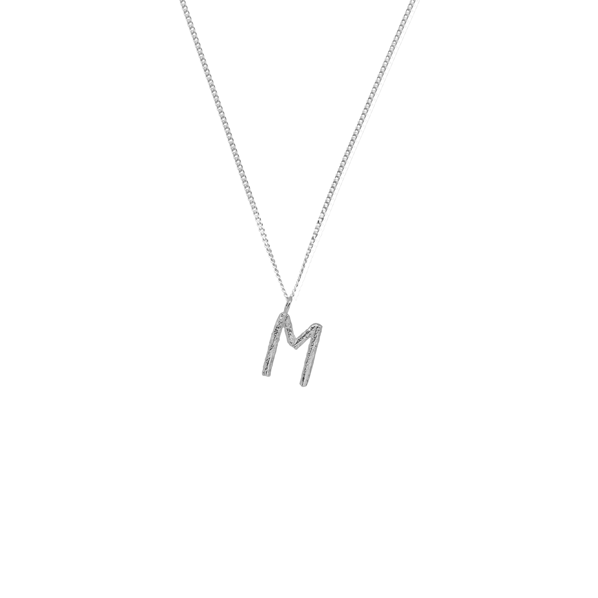 Collar con iniciales Las Letras, hecho con plata de ley a mano en Valencia