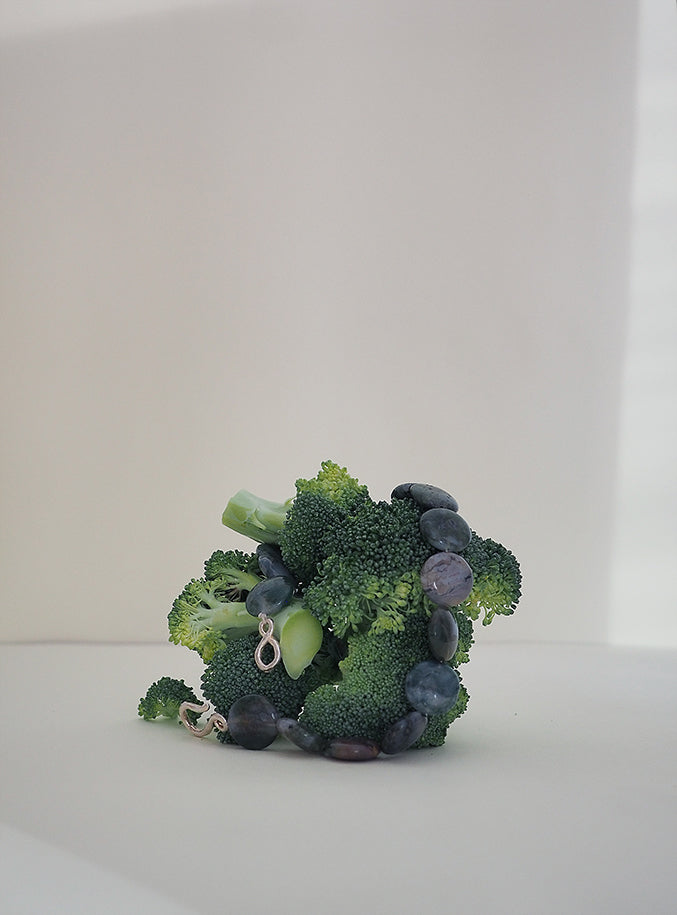 Collar con piedras naturales, hecho a mano en Valencia