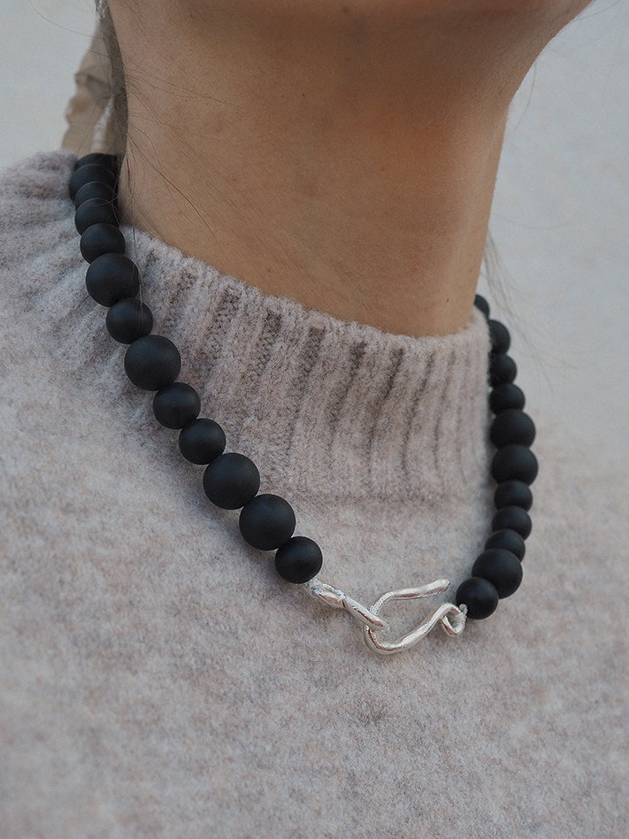 Collar con piedras naturales, hecho a mano en Valencia