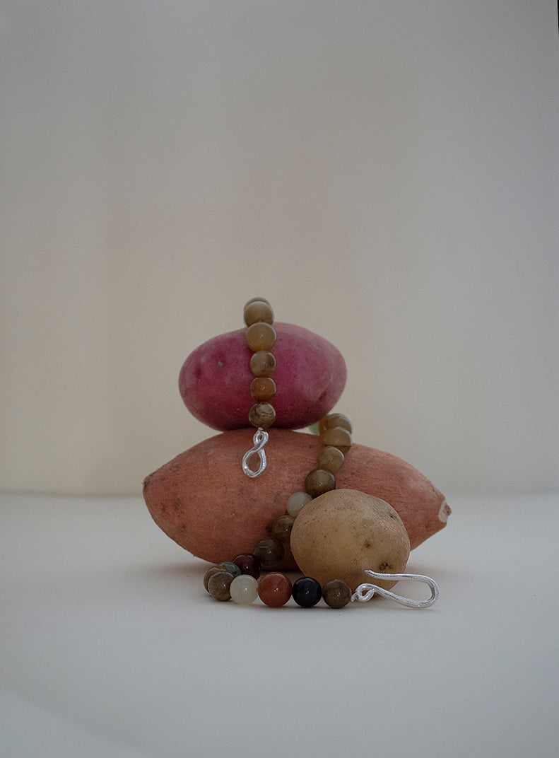 Collar con piedras naturales, hecho a mano en Valencia