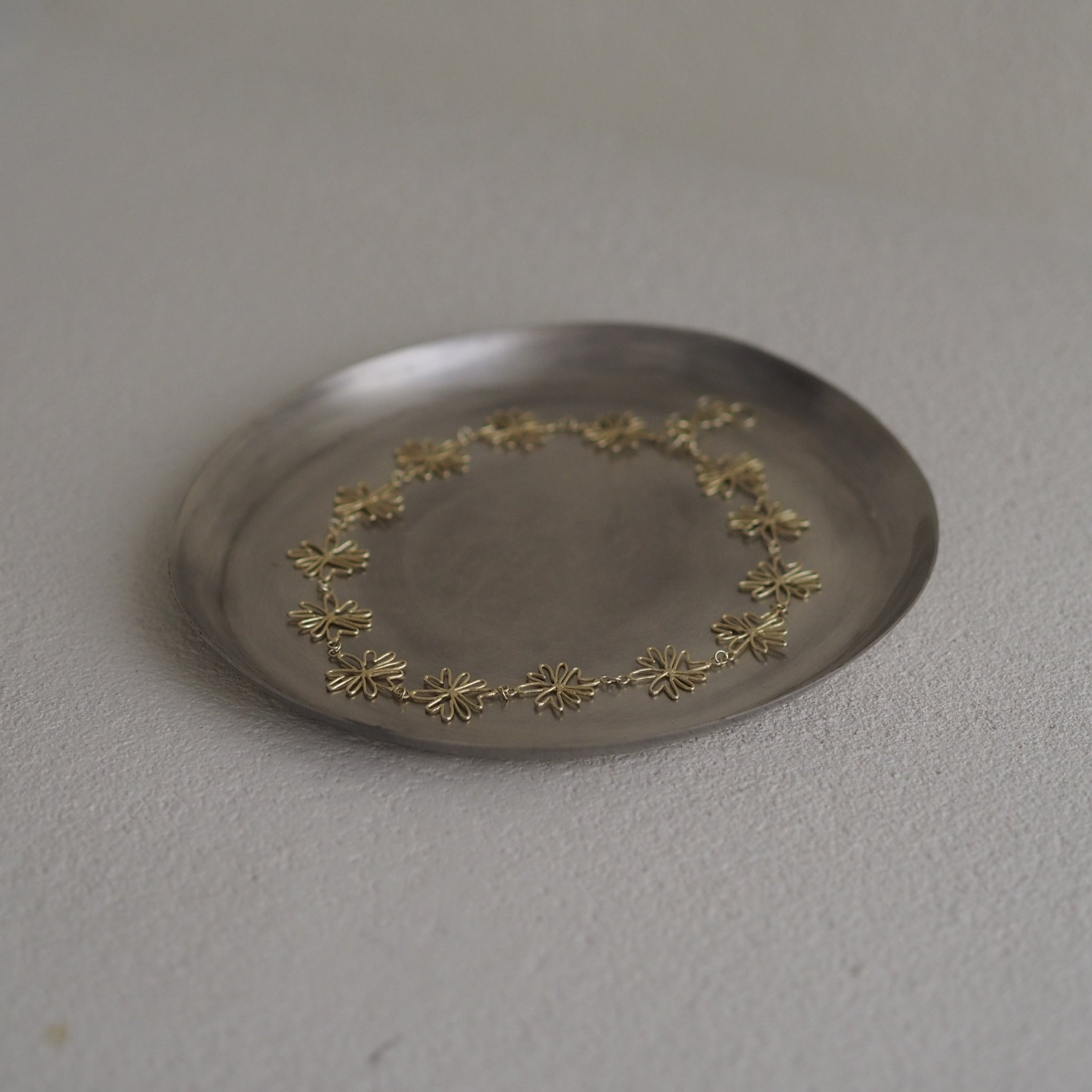 Collar de flores Jazmines, hecho a mano en Valencia con plata de ley