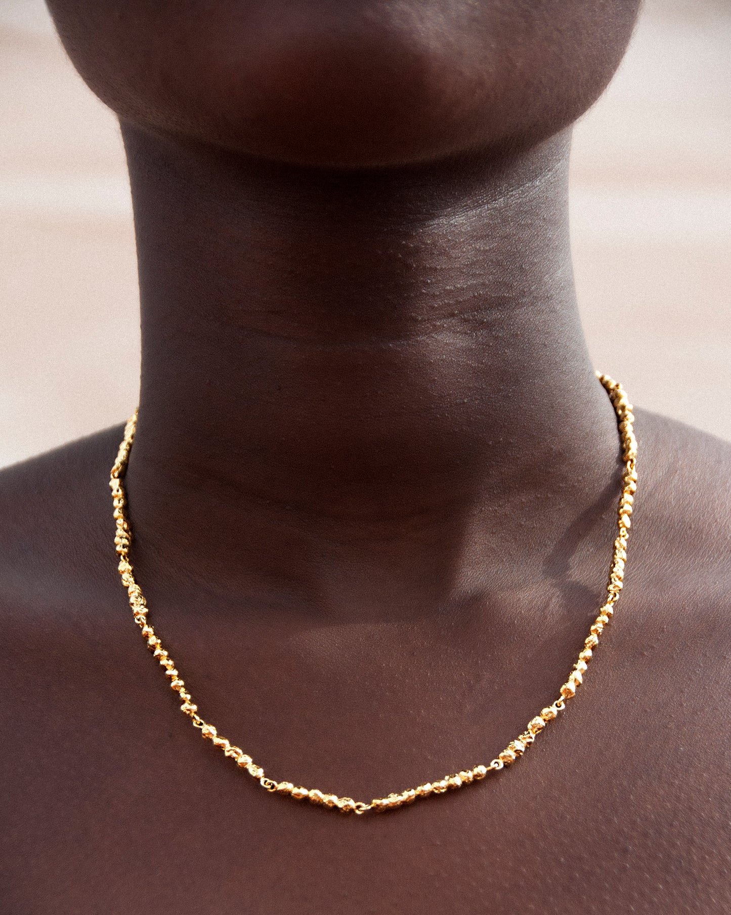 Collares dorado Helena, hecho a mano en Valencia