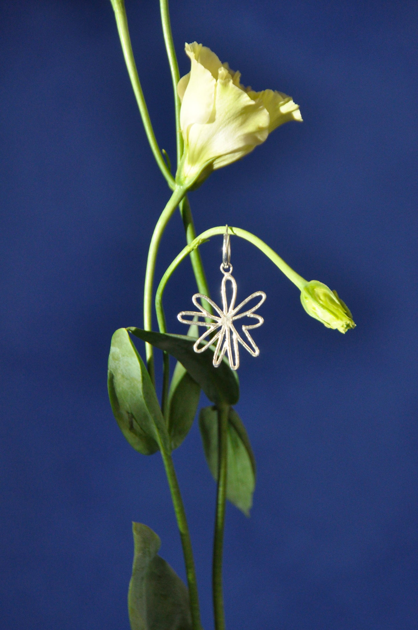 Pendientes de flores Jazmín, hechos a mano en plata de ley en Valencia