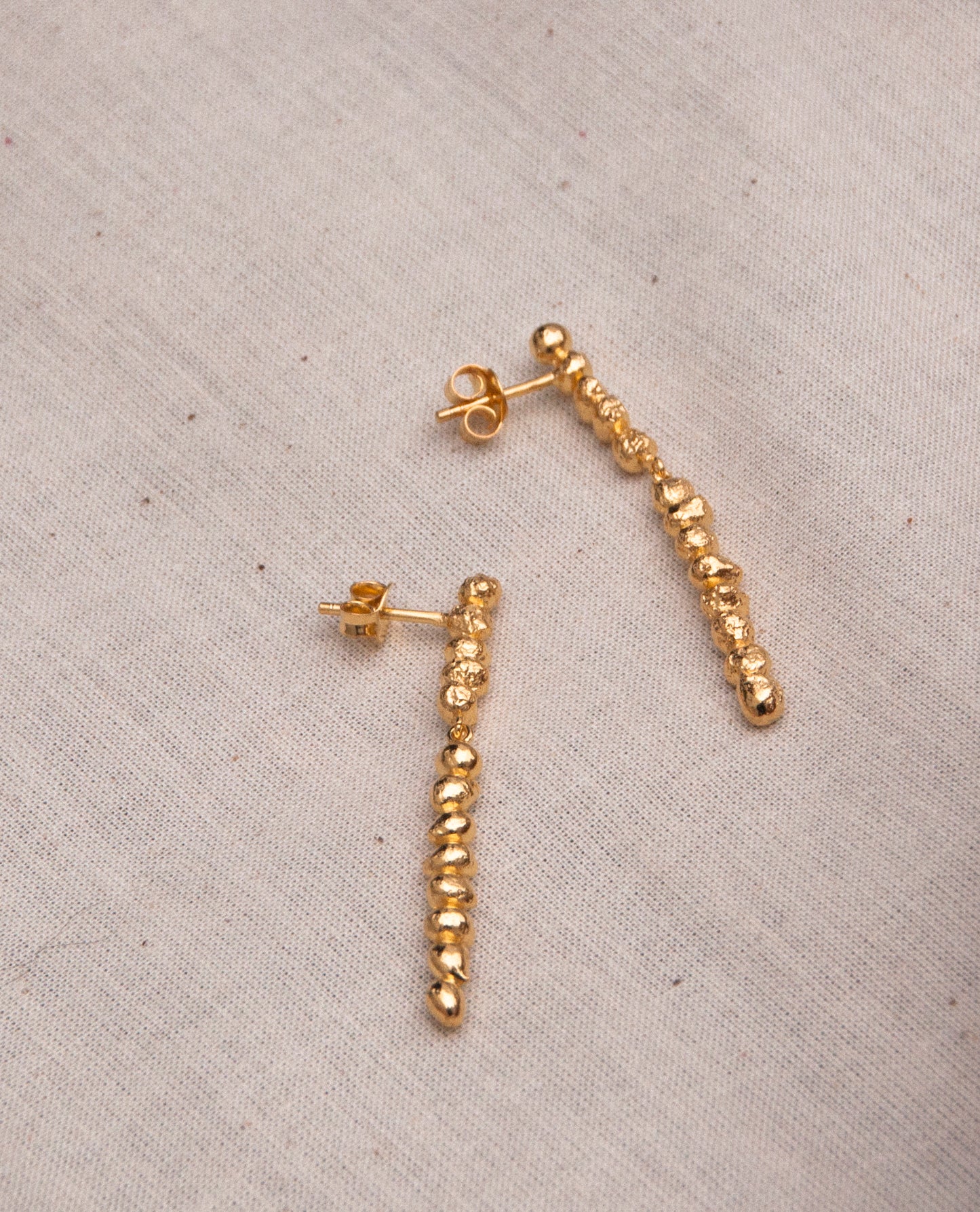 Pendientes largos Helena, hechos a mano con plata de ley en Valencia