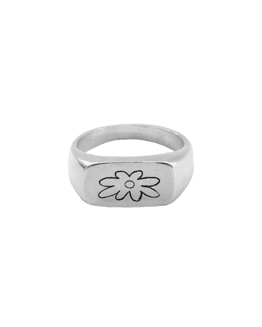 Anillo de plata Margarita, hecho a mano en Valencia 