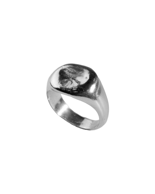 Anillo sello Melted Signet O, hecho a mano con plata de ley en Valencia