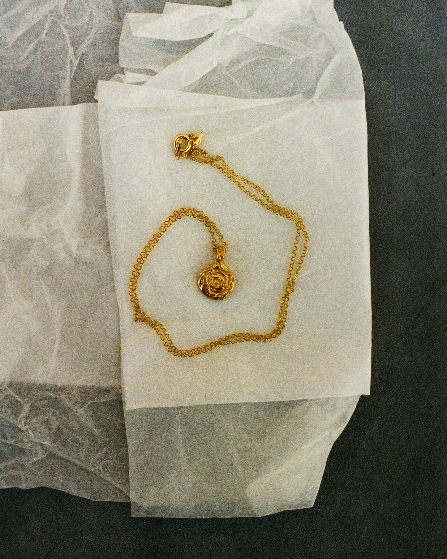 Collar dorado Giro S, hecho a mano en València